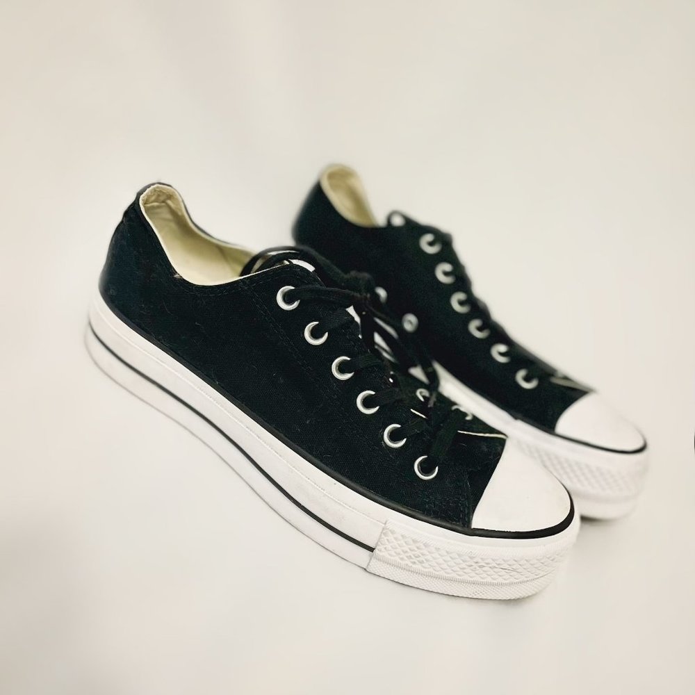 Chuck Taylors - Thick Heel